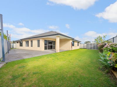15 Medinah Street, Meadow Springs