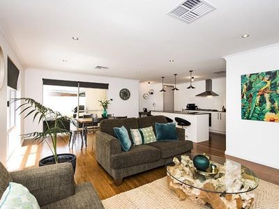 6 Gilba Place, Maida Vale