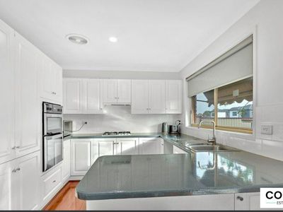 1 / 8 Hayes Road, Hampton Park