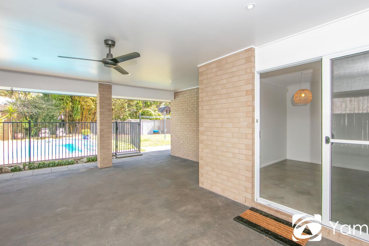 98 Lakes Boulevard, Wooloweyah