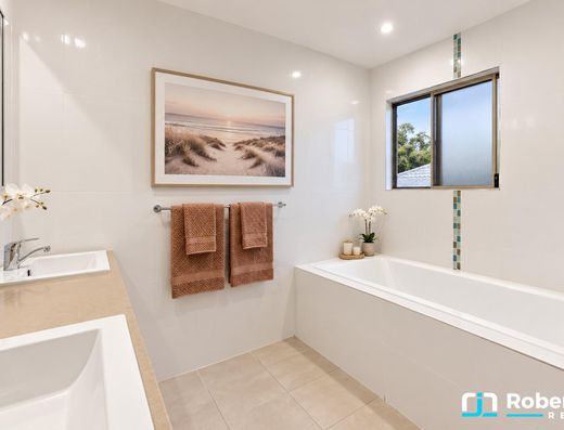 Versatile Family Living in Old Tewantin with only One Neighbour image 15