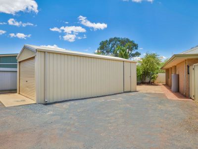6 Reed Court, Hannans
