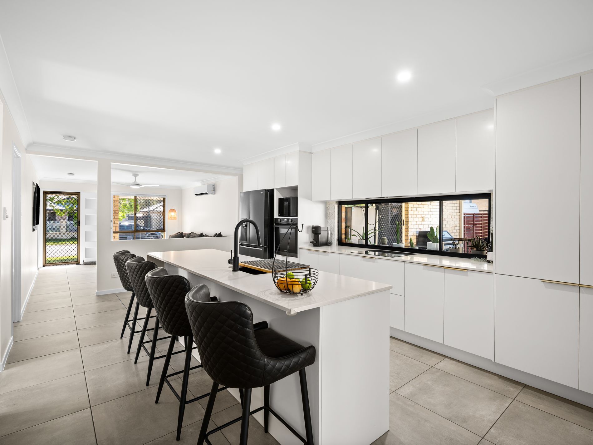 8 Lake Cootharaba Place, Logan Reserve