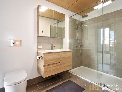 2 / 24 Begg Street, Horsham