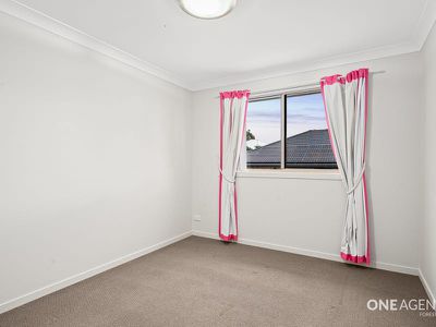 1 Wildflower Dr, Springfield Lakes