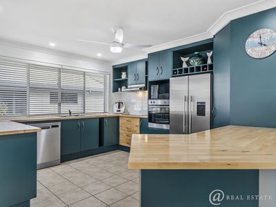 892 Scenic Highway, Kinka Beach
