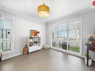 27 Burlina Circuit, Elizabeth Hills
