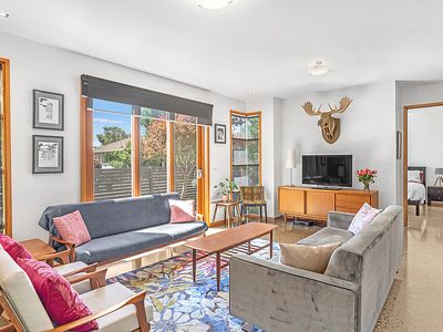 1A Nancy Court, Williamstown