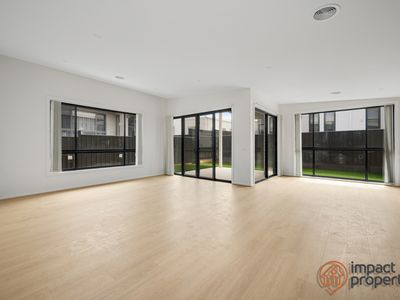 38 Pat Lovell Crescent, Whitlam