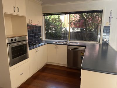 7 Conquest Drive, Werribee