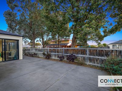 33 Champagne Grove, Narre Warren South