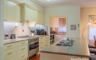 18 Beaconhill Drive, Beaconsfield