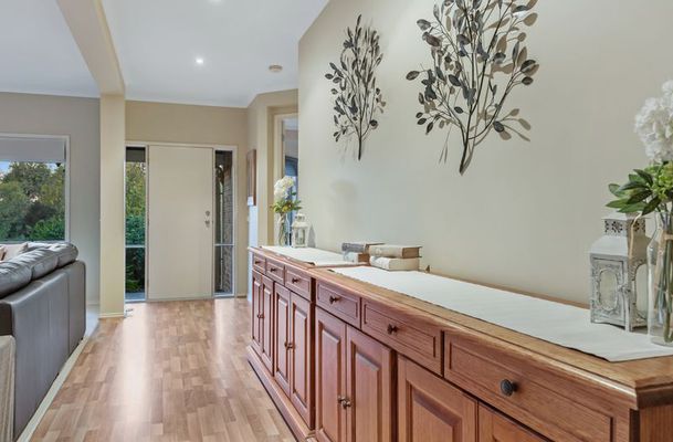13 The Ridge, Oaklands Junction