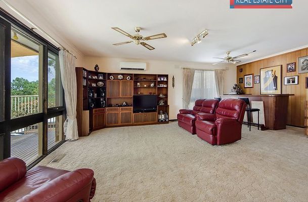 10 Ashford Cresent, Westmeadows