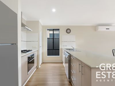 6 Zeus Avenue, Cranbourne West
