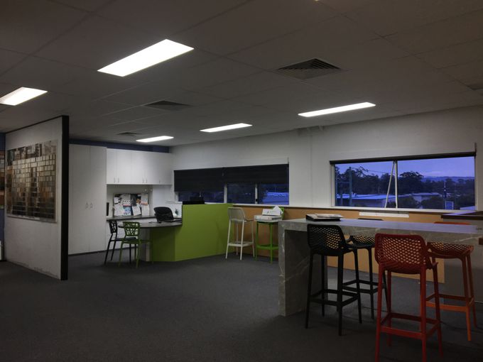 Unit 2, 3 and 4  / 18  Tectonic Crescent , Kunda Park