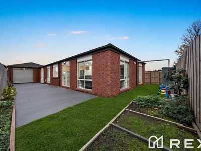 17 Gowrie Place, Cranbourne West
