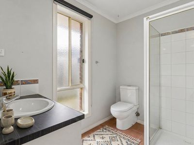 2 Little Acre Cl, Langwarrin