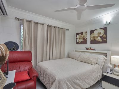 2 / 282 Lake Street, Cairns North