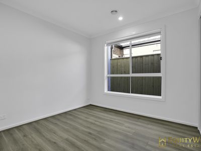 85 Pienza Road, Fraser Rise