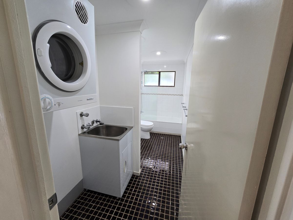 3 / 4 Sheehan Street, Milton