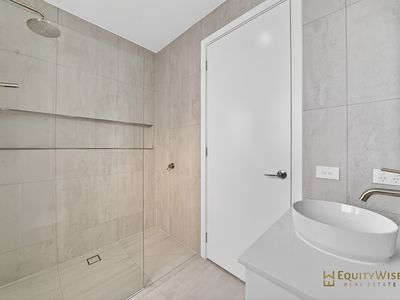 16 Swansea Road, Manor Lakes