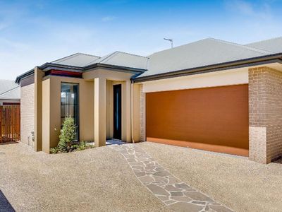 4 / 14 Yarrow Close, Middle Ridge