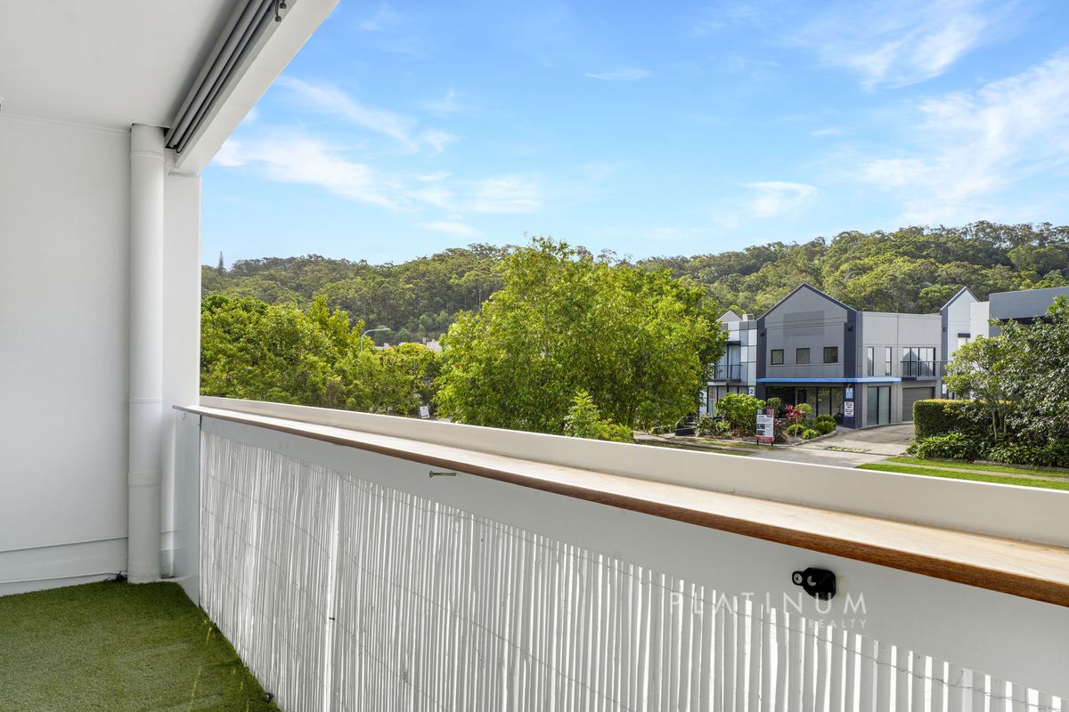 2 / 34 Township Drive, Burleigh Heads