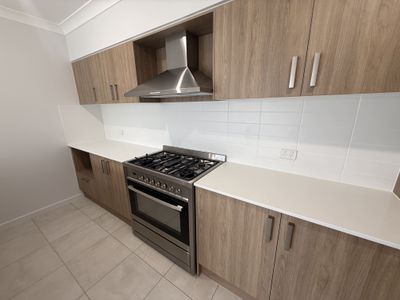 8 Driftway Street, Austral