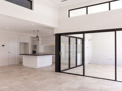 7 Champion Crescent, Floreat