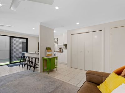 1 / 16 Seashell Avenue, Coomera