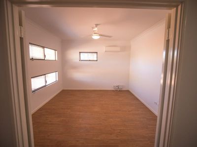 10 Homestead Ramble, Newman