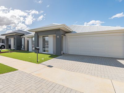 12 Munglinup Road, Hilbert