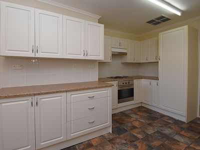 145 Wren Street, Longreach