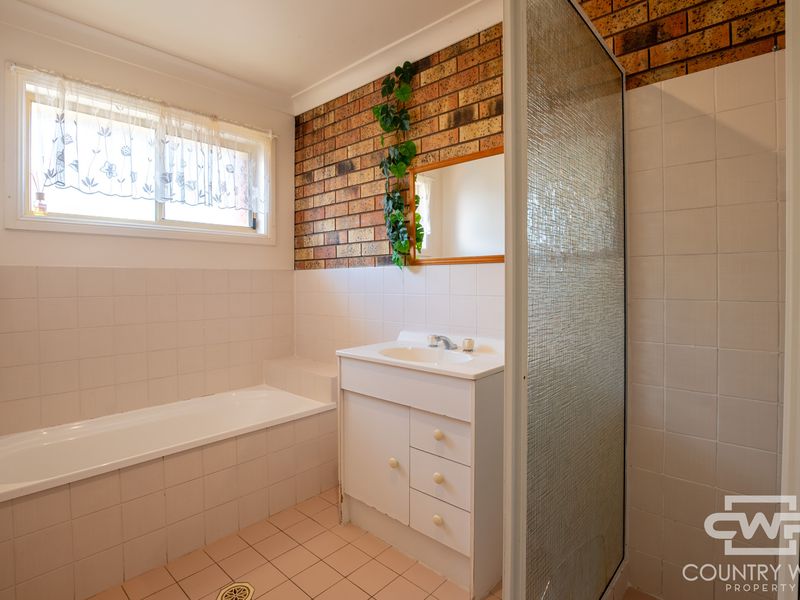 unit 3 / 23 Balblair Street, Guyra