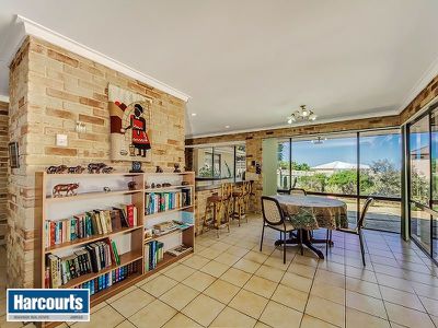 121 Lagoon Drive, Yanchep