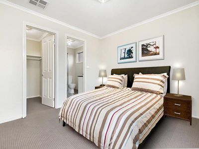 1 / 4 Rosemary Court, Golden Square