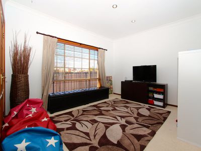 10 Dale Place, Windradyne