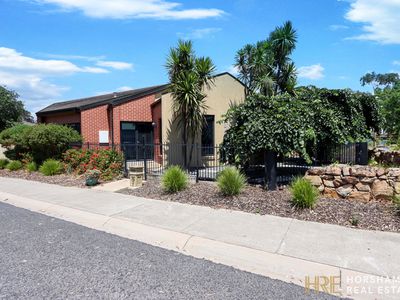 1 Rushbrook Close, Horsham
