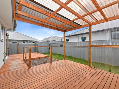 2 / 39 Adelaide Street, George Town