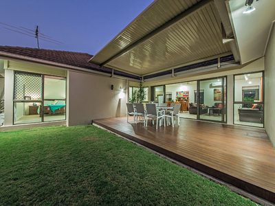 15 Hawksbury Crescent, Wakerley