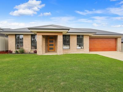 9 Eyre Ct, Lavington
