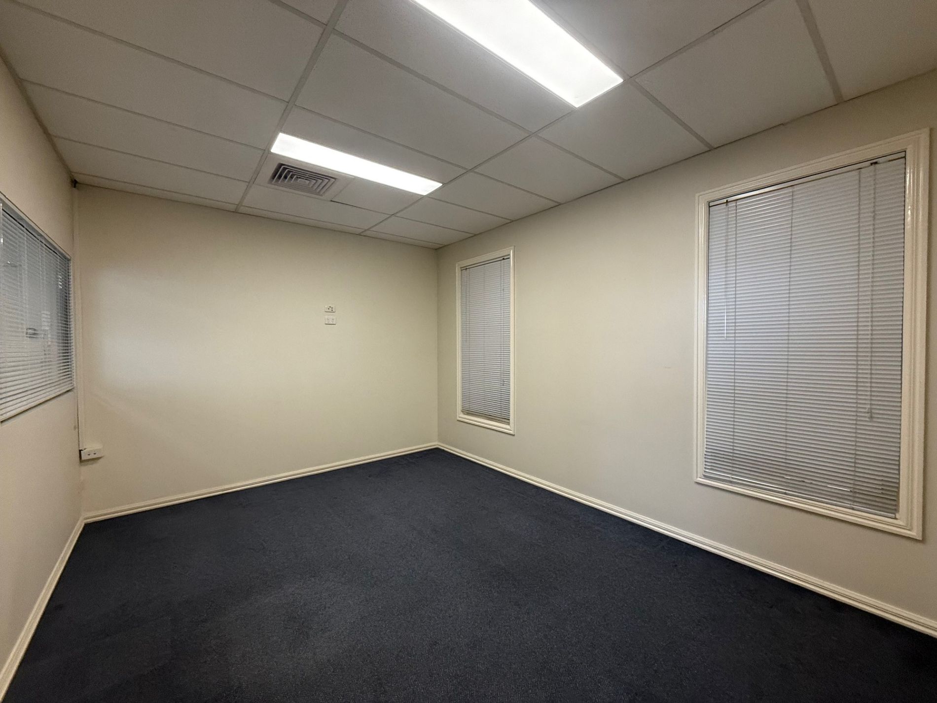 6/37-39 Little Boundary Road, Laverton North