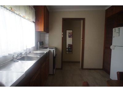 4 / 5 Smith Street, Horsham