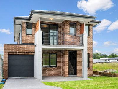 8 Flemington Parkway, Box Hill