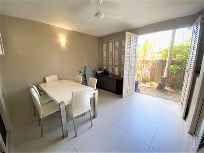 101 / 2-8 Centenary Close, Manoora