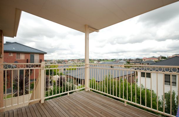 9 Langbourne Court, Greenvale