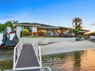 5 Wills Court, Paradise Point