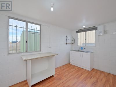 1 / 40B Burlington Street, Naval Base