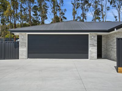 2 / 67 Parkfield Drive, Youngtown